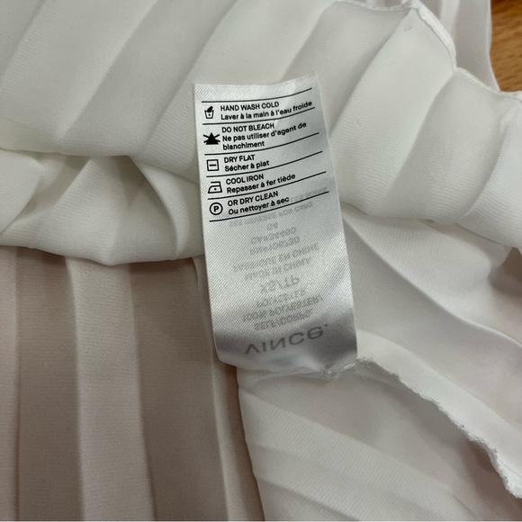 Vince Chevron Pleated Blouse Optic White - Picture 8 of 12